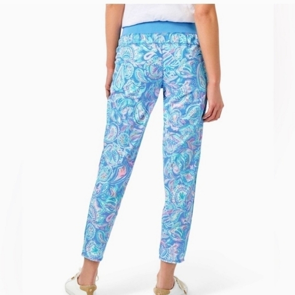 NWT Lilly Pulitzer UPF 50 Luxletic 28" Run Around Pants Zanzibar Blue Fish Kiss - Picture 4 of 5